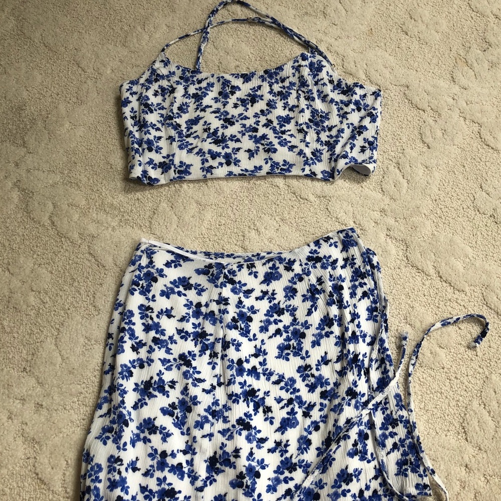 2 piece- skirt and crop top